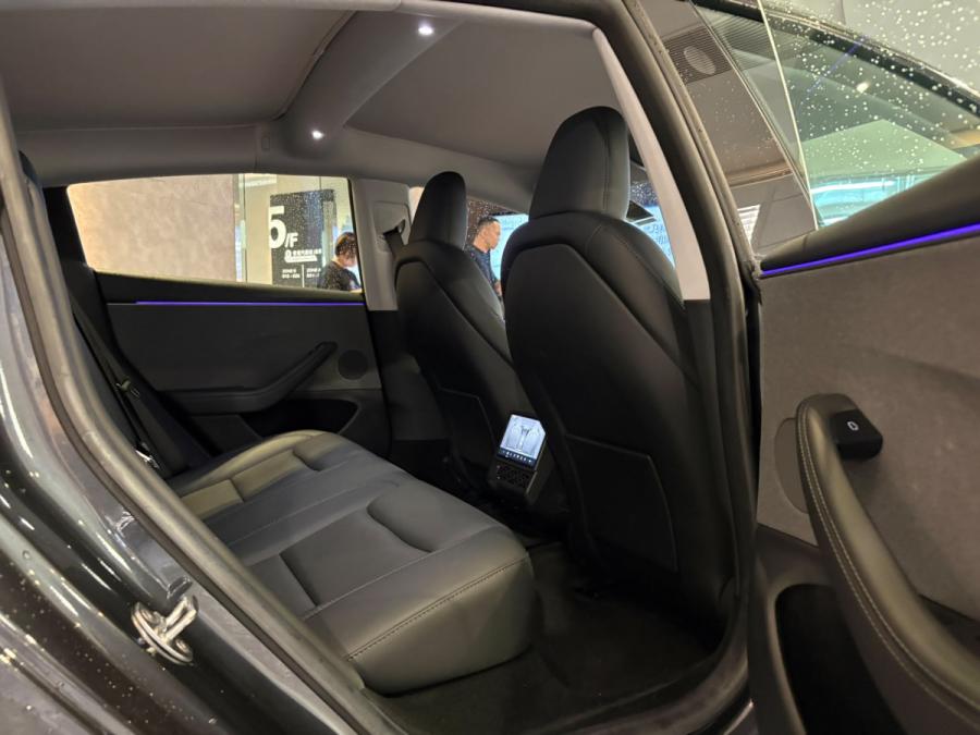 Model 3 RWD - Image 4